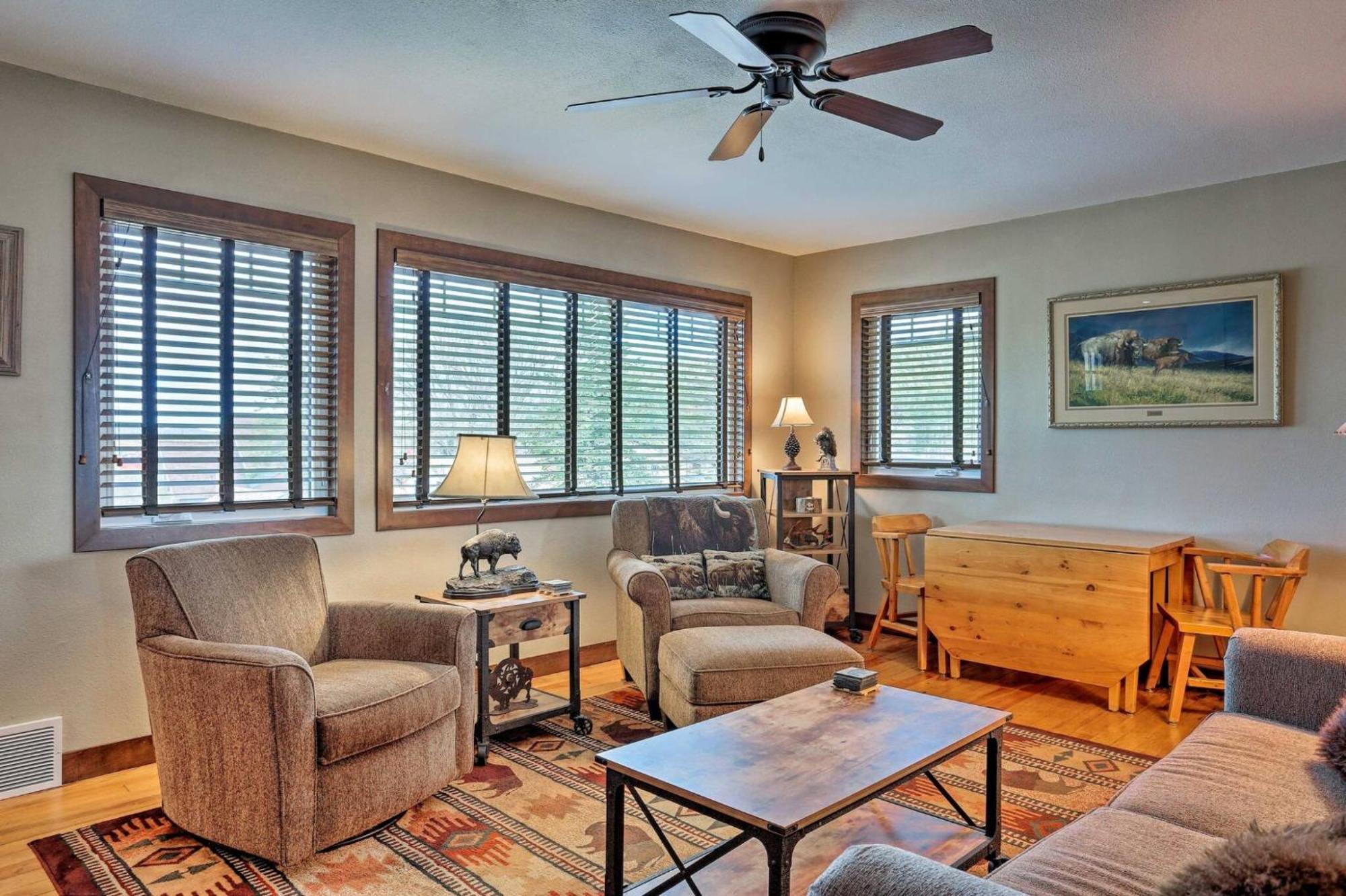 Cozy Custer Cottage W Deck: Walk To Shops Food 외부 사진