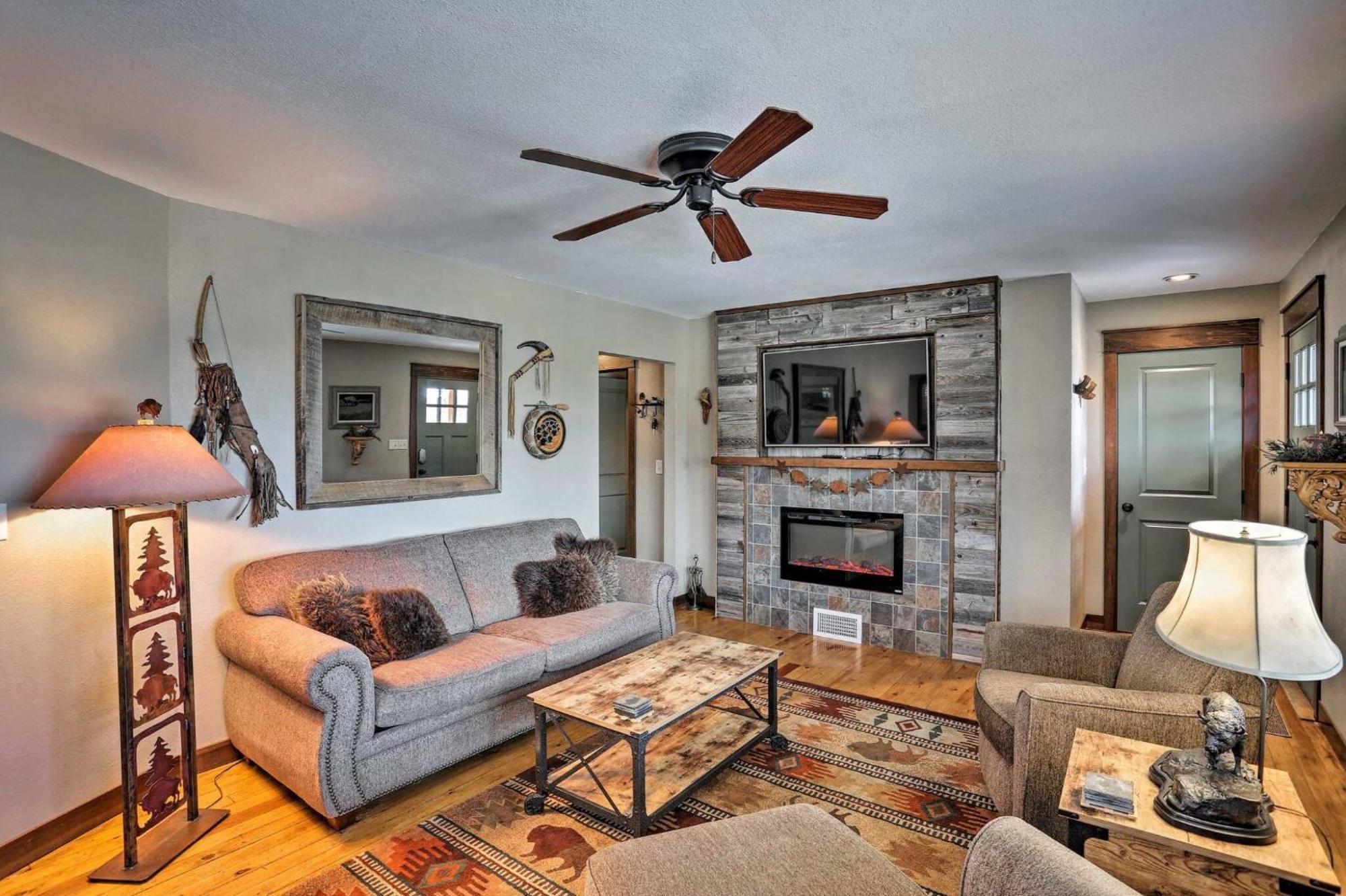 Cozy Custer Cottage W Deck: Walk To Shops Food 외부 사진