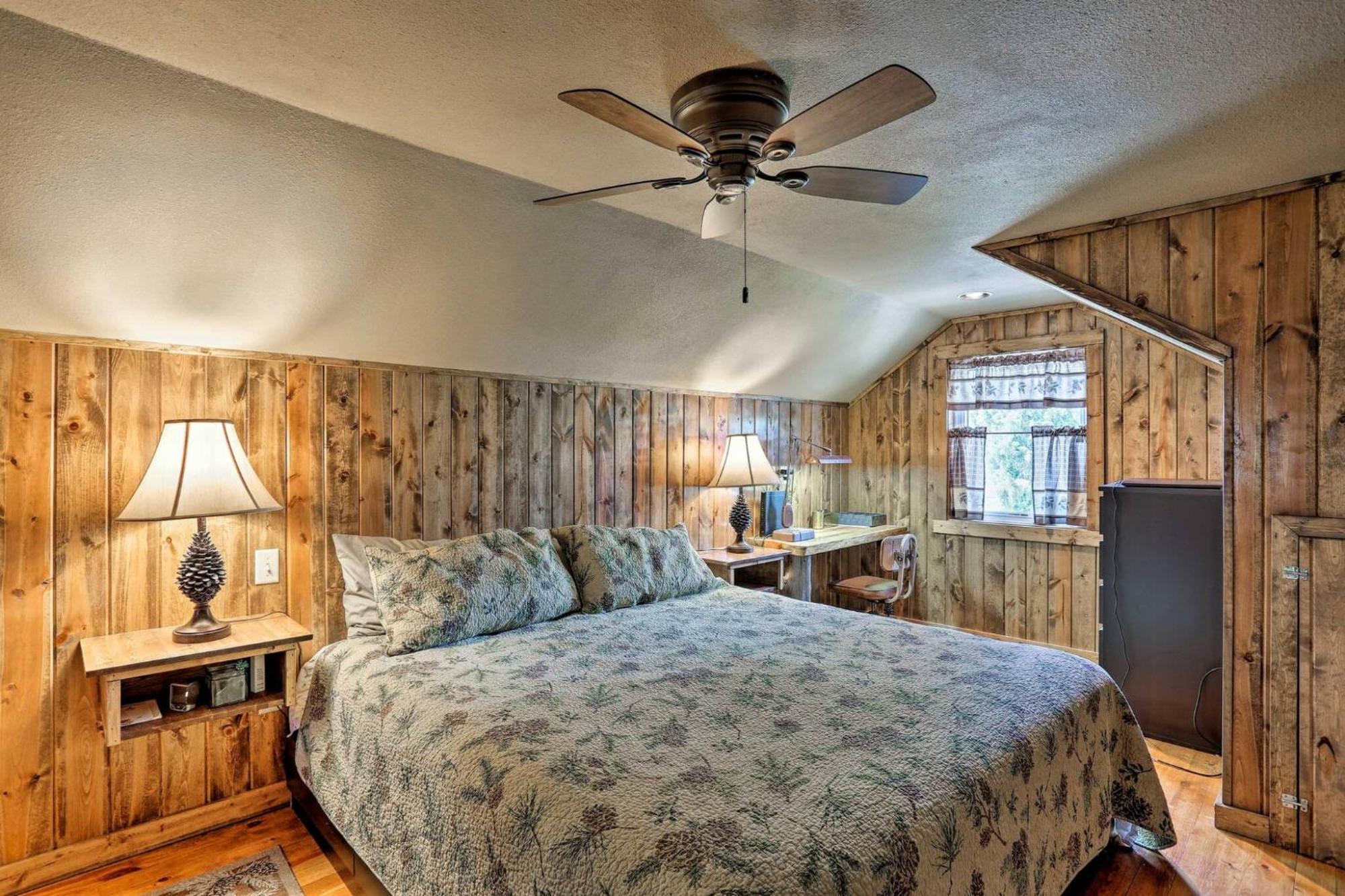 Cozy Custer Cottage W Deck: Walk To Shops Food 외부 사진